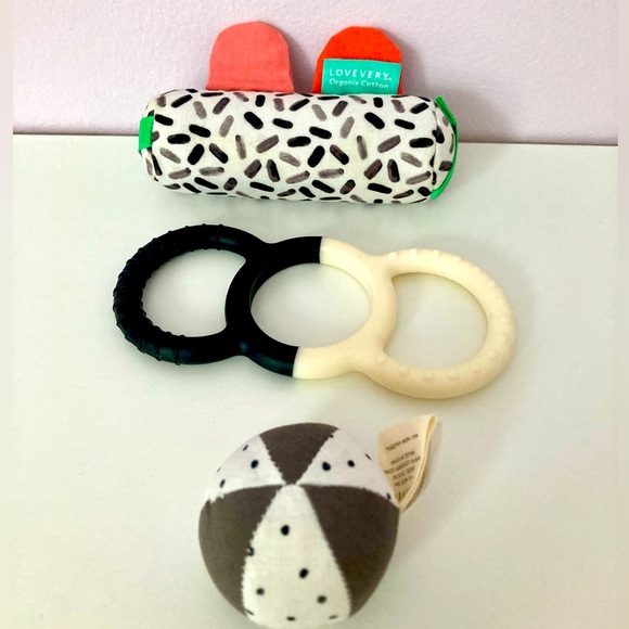 *SOLD* Lovevery Looker Play Kit toys - Picture 4 of 4